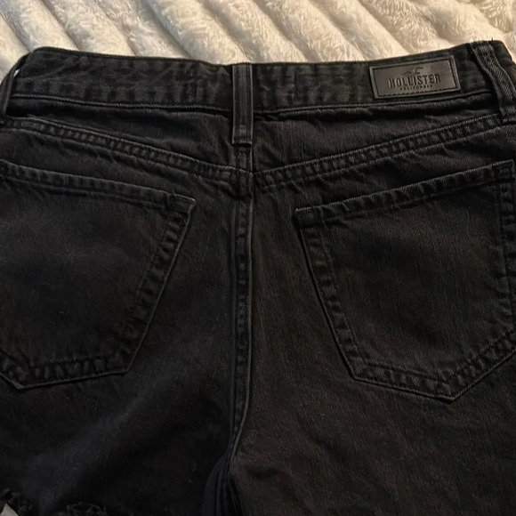 Hollister Black Jean Shorts - Picture 3 of 4